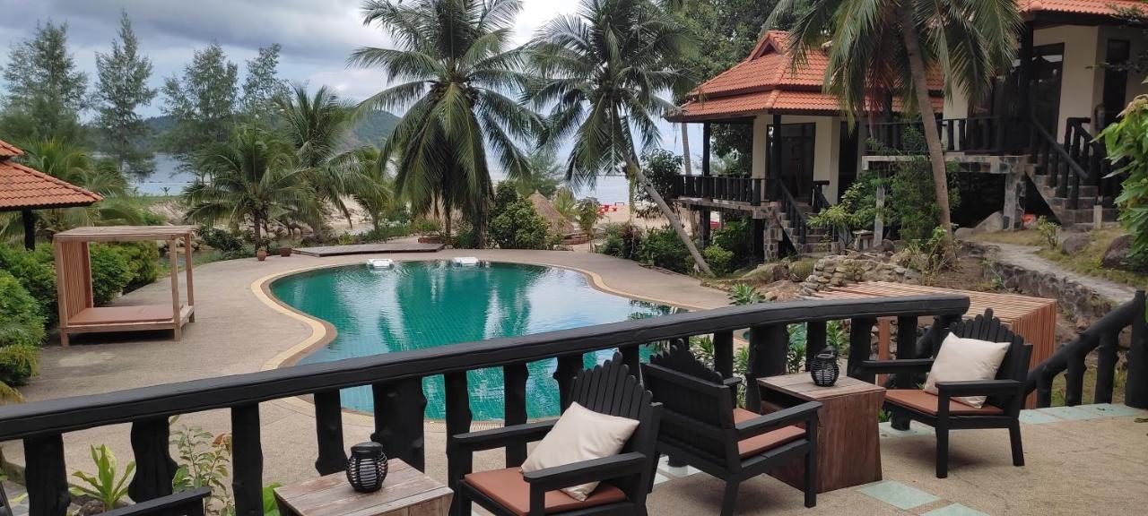 Red Pearl Beach Resort Chaloklum Exterior foto